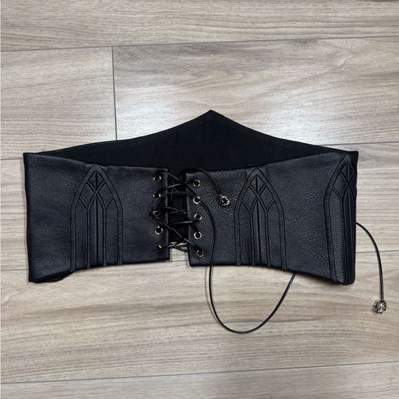 Katakomb Chapel Window Corset Belt - Picture 2 of 4